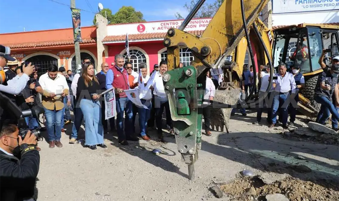 Arranca Ángel Torres obras viales en Comitán