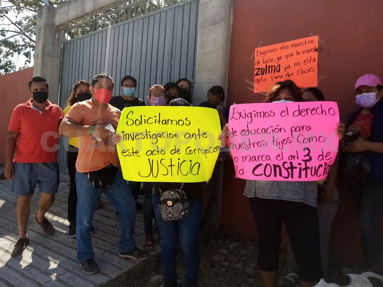 Exigen Clases Y Solicitan Destitución De Maestra