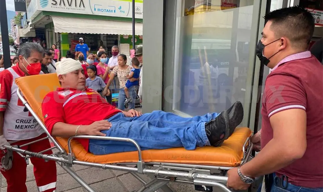 “Portero” agrede a empleado de tienda OXXO