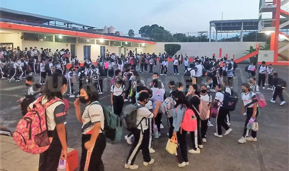 Reinician clases en la secundaria tras intoxicaciones