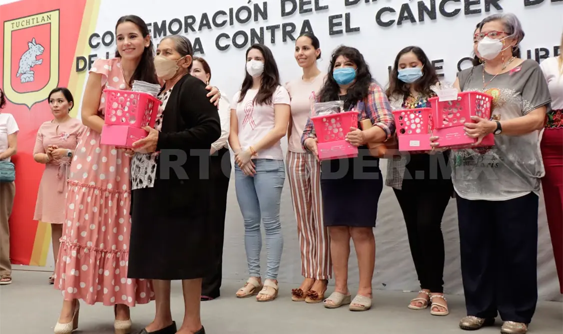 Entregan prótesis a pacientes con cáncer de mama