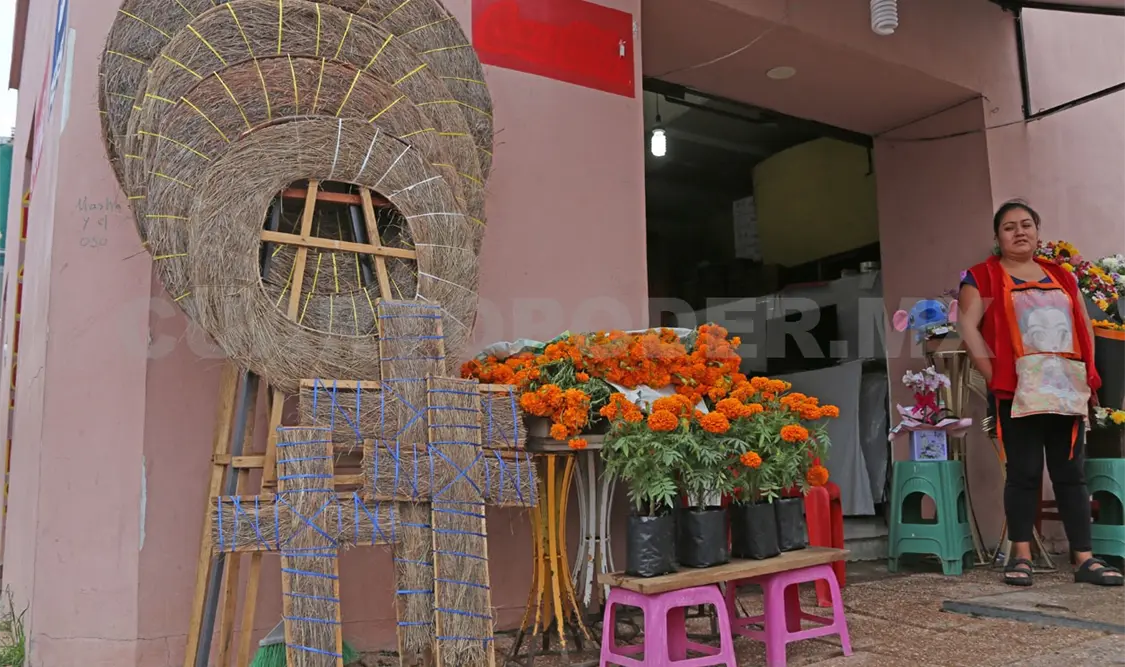 Todo listo para los difuntos en mercado de las Flores