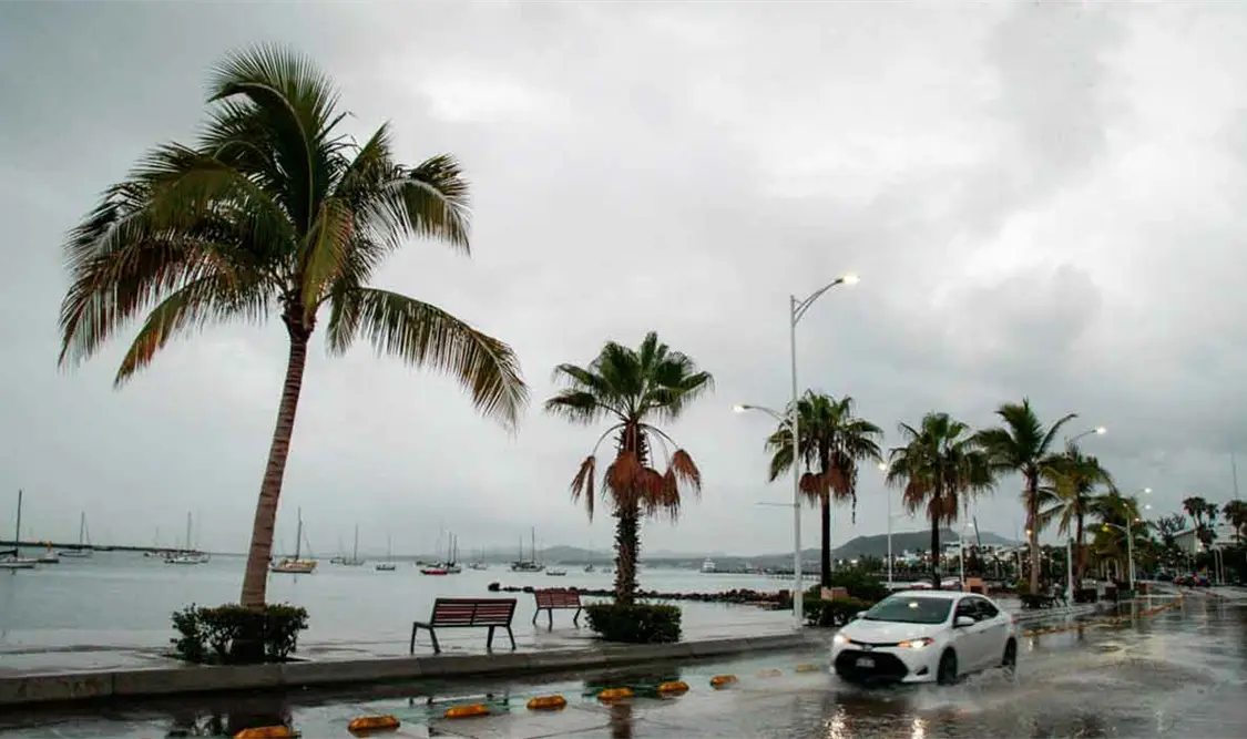 Suspenden clases ante tormenta tropical