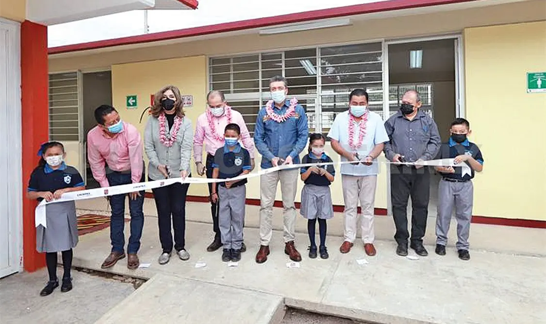 El gobernador inauguró la reconstrucción de la Escuela Primaria “Rafael Ramírez Castañeda”. CP