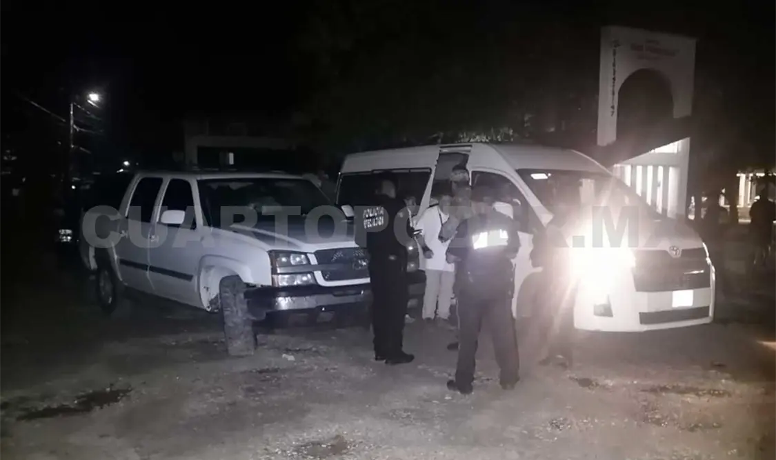 En la unidad de pasaje tipo Urvan eran transportados varios migrantes. El chofer al notar la presencia de las autoridades trató de escapar pero le dieron alcance. Genaro Sánchez / CP
