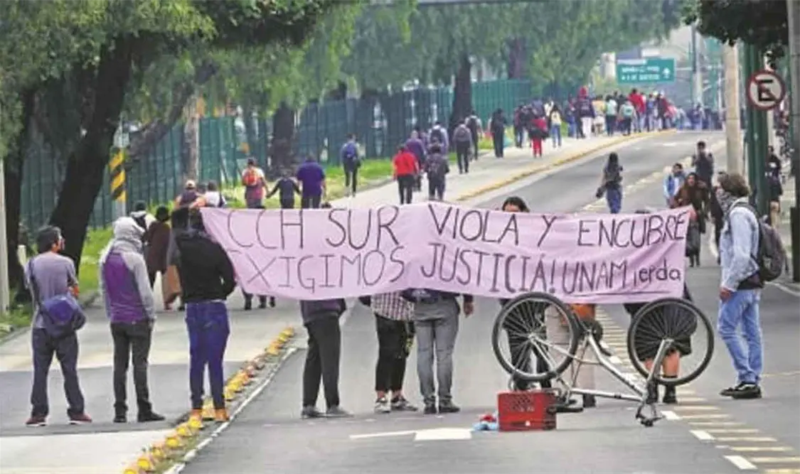 Alumnas de CCH Sur realizan protestas en C.U.