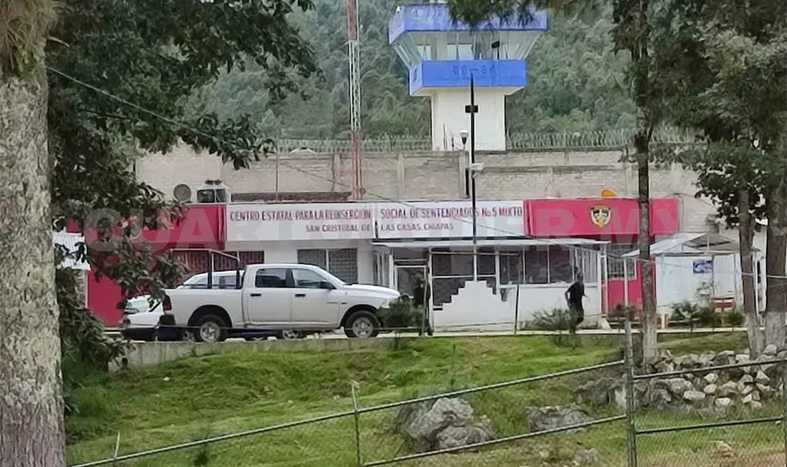 Inician huelga de hambre reos del penal de SCLC