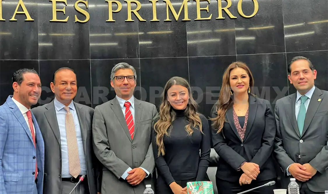 Sasil De León organiza presentación de libro