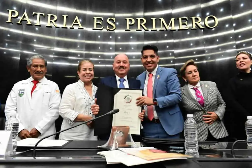 Recibe Dr. Pepe Cruz reconocimiento del Senado por el manejo de la pandemia de COVID-19