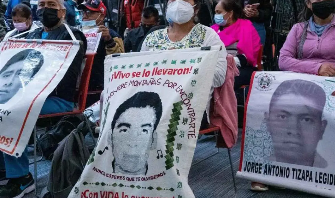 Ponen en duda chats de Ayotzinapa, sin verificación plena