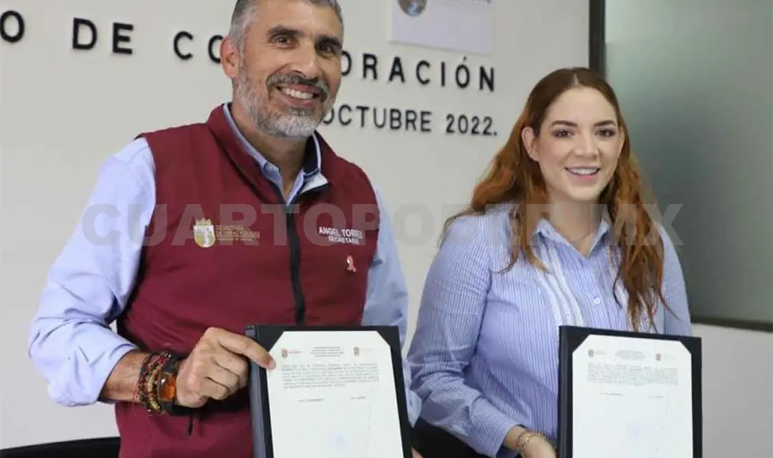 Ángel Torres y Tania Robles firman convenio de trabajo