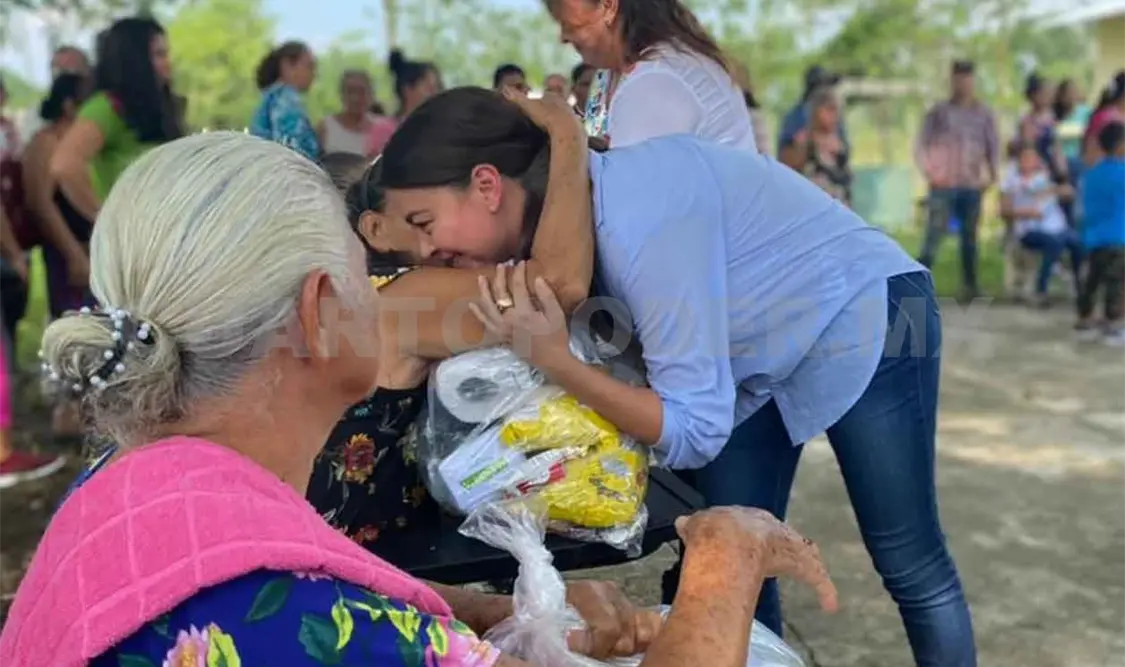 Visita a los damnificados en Ixtacomitán y Juárez