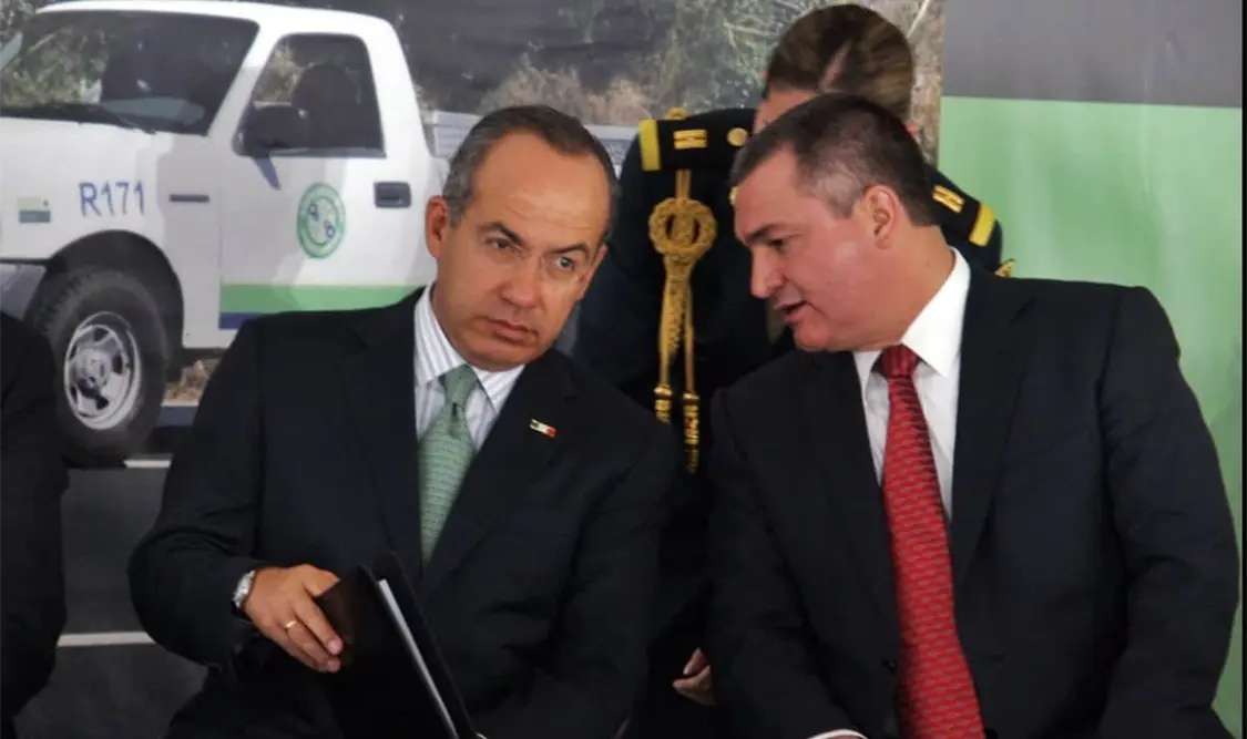 El expresidente Felipe Calderón debe responder ante la justicia por los mismos delitos por los que está siendo procesado en EE. UU., García Luna, dijo el secretario de gobernación. Cortesía