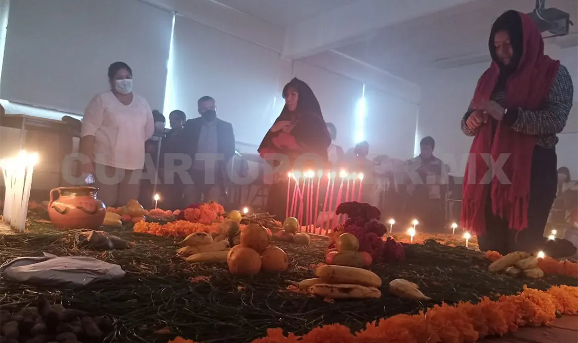 Estudiantes presentan altares del Día de Muertos