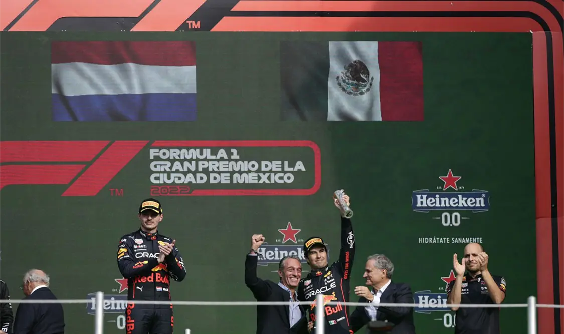 “Checo” sube al podio en tercero ante su gente