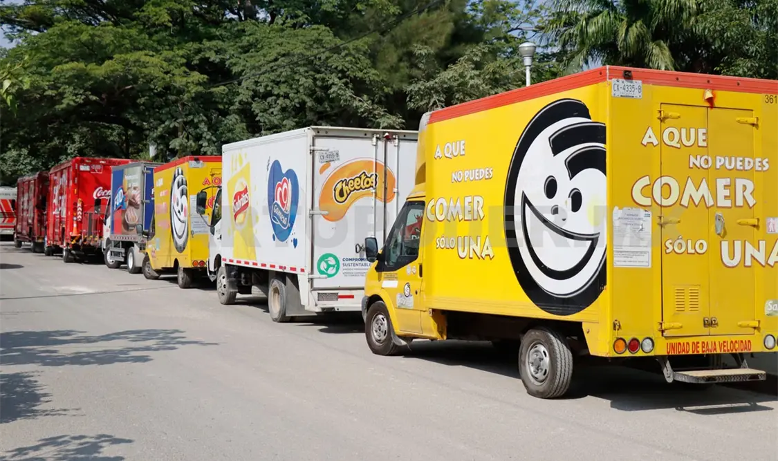 Normalistas retienen camiones una vez más