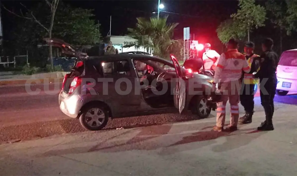 Abren fuego contra auto por presunta discusión