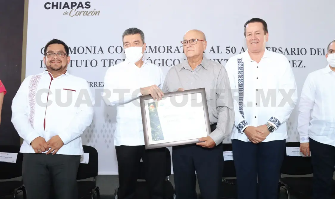 Asiste Rutilio Escandón al Aniversario del Tecnológico