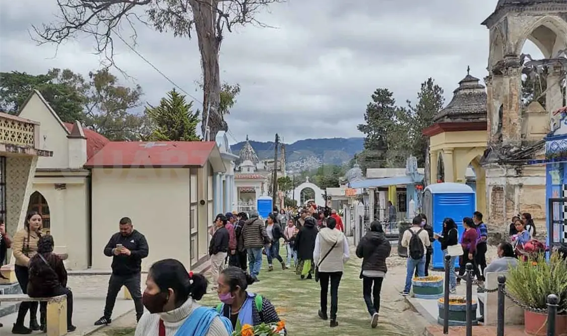 Reportan buena afluencia y saldo blanco en el panteón