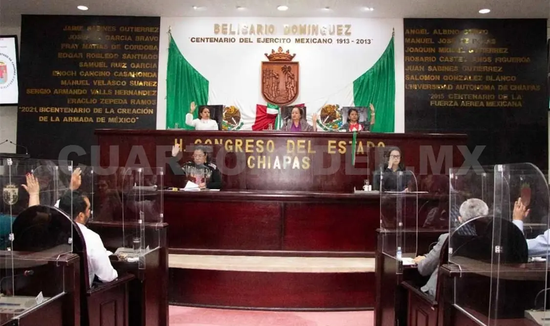 Turnan a comisiones iniciativa de reforma a la Constitución