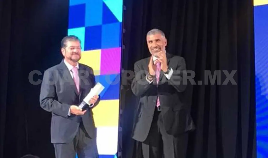 Reconocen obra de paso a desnivel