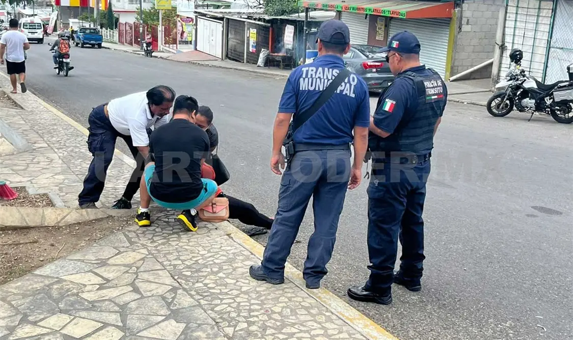Motorista atropella a una mujer