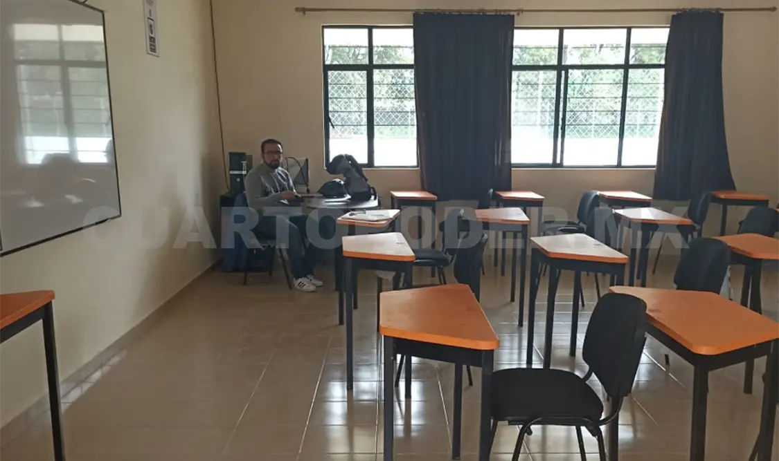 Normal Larráinzar con actividades habituales