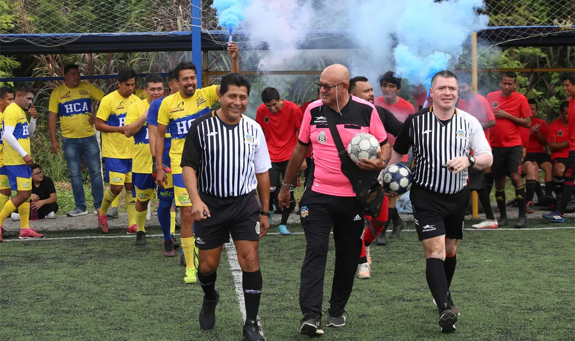 El duelo era muy esperado por los aficionados debido a la gran cantidad de buenos jugadores de ambos equipos. Carlos López/CP