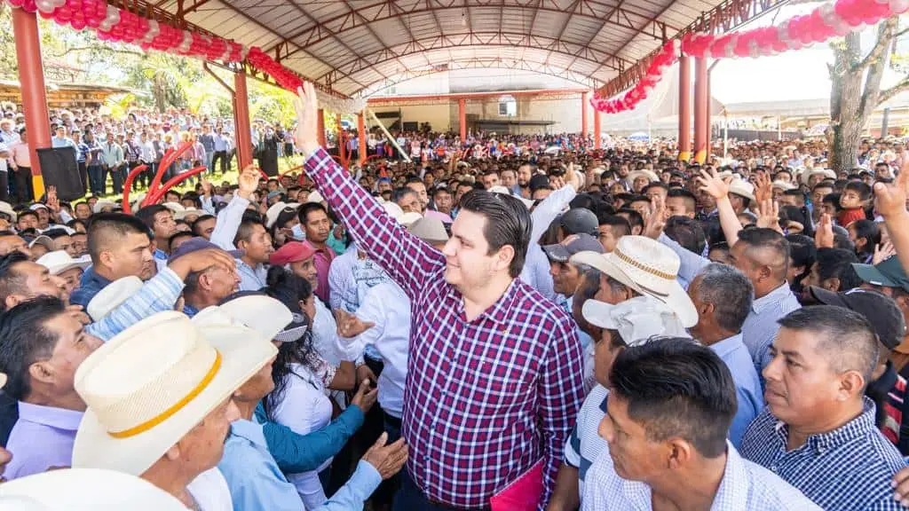 Se reúne Carlos Molina con militantes y simpatizantes de Bachajón