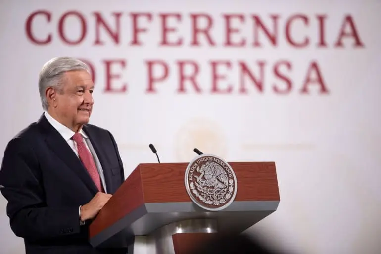 El presidente Andrés Manuel López Obrador aplaudió el recorte de cuatro mil 475 millones de pesos al presupuesto del INE. Cortesía
