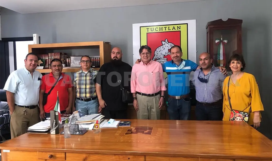 Apoya edil a locatarios de la calle Central