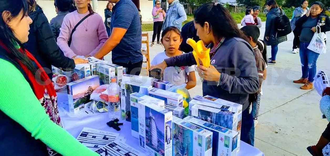Intercambian juguetes bélicos por educativos