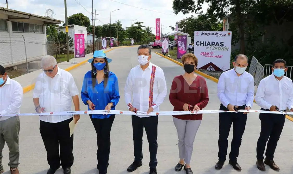 Entrega Ejecutivo obra vial en Tapachula