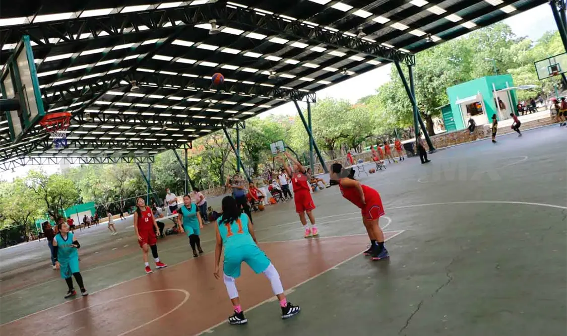 Celebran 11º aniversario en Club Basquet