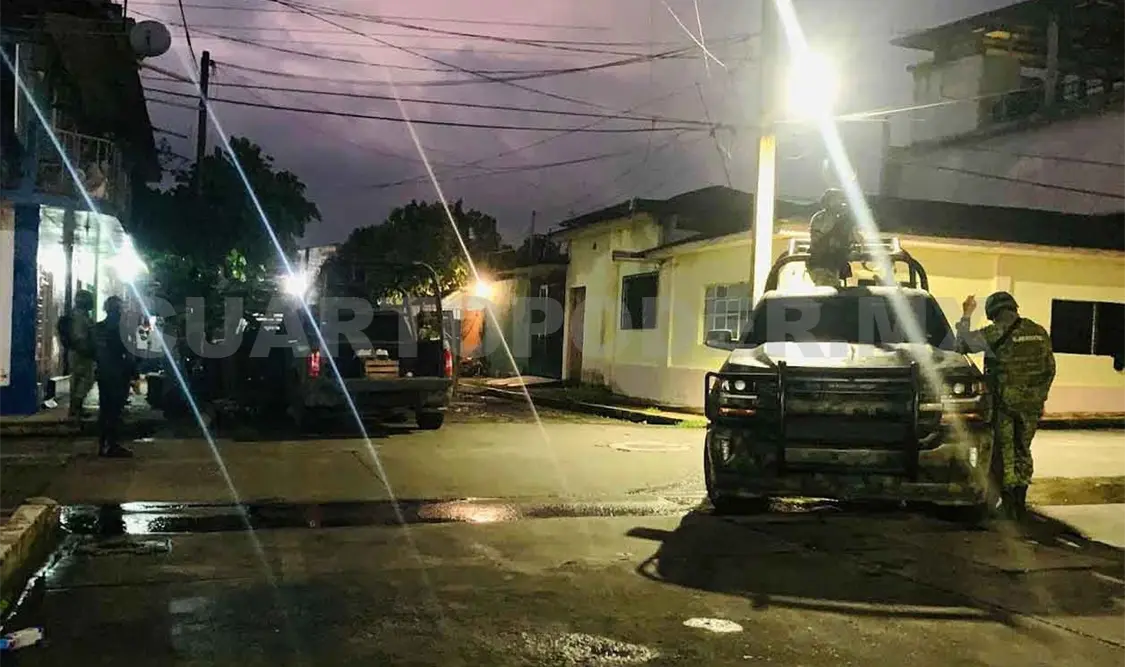 Rescatan a 15 migrantes y aseguran a dos “polleros”