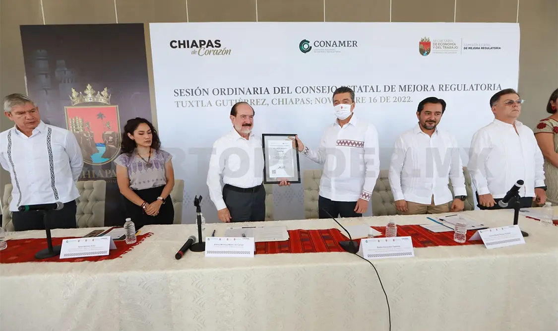 Asiste a informe del Consejo de Mejora Regulatoria