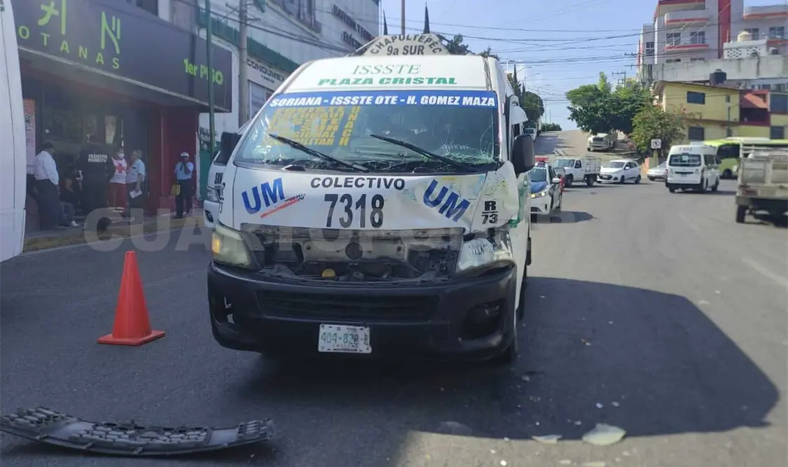 Cinco pasajeros salen golpeados en choque