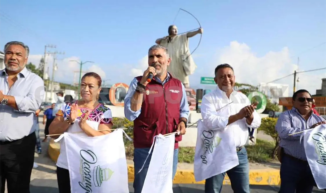 Supervisan obra vial en Ocosingo