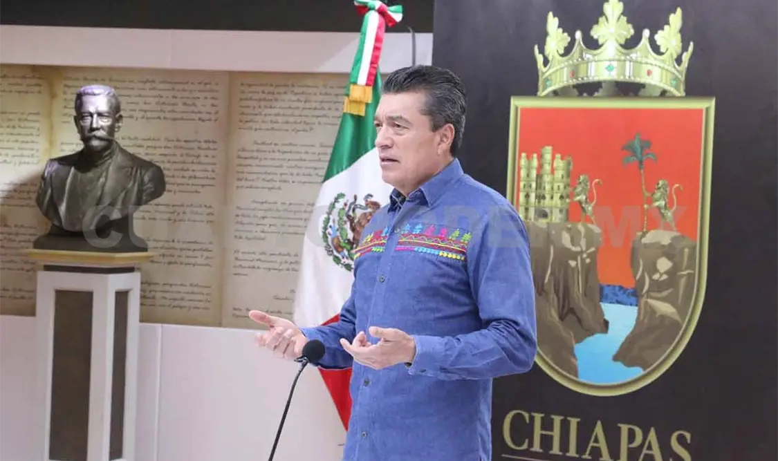 Exhorta a vacunarse contra influenza y covid