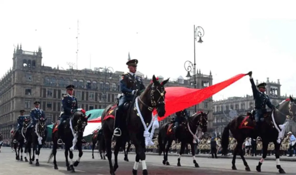 Concluye desfile del 20 de noviembre
