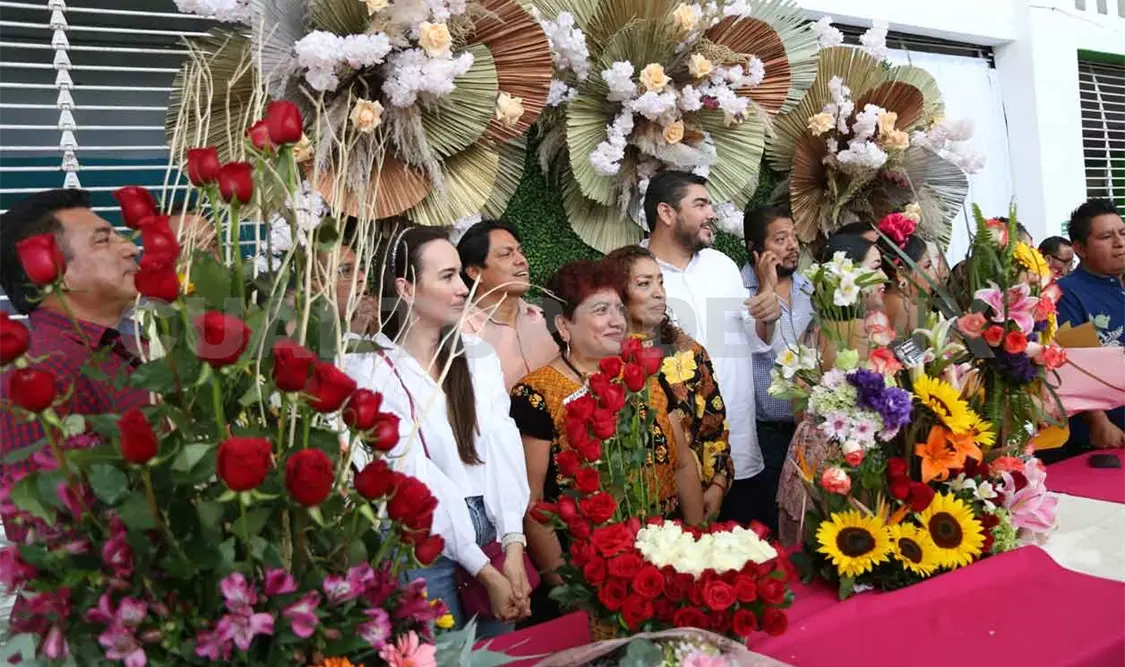 Mercado de las Flores celebra aniversario