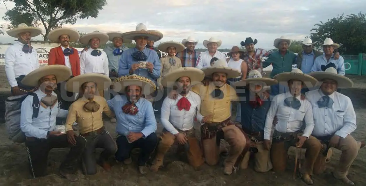 Pícaros es campeón del Torneo Revolucionario
