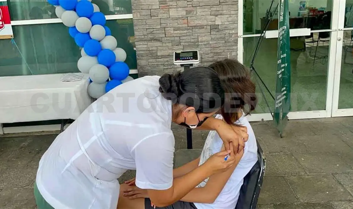 Aplican vacuna VPH a niñas de 13 y 14 años