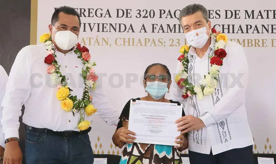 Entregan paquetes para mejoramiento de viviendas