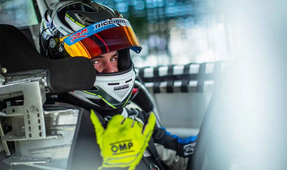Quiroz alza la mano para el campeonato Trucks