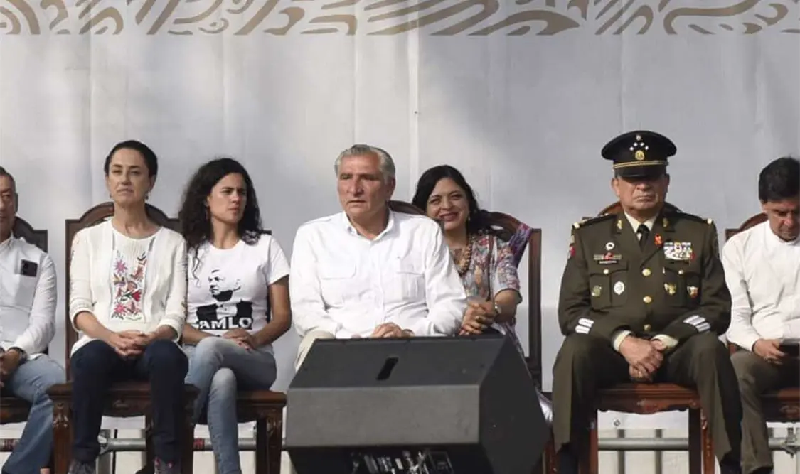 Secretario de Gobernación acude a la megamarcha