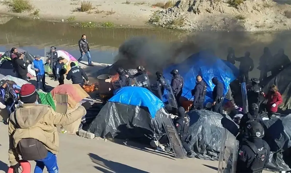 Desalojan campamento de venezolanos del Río Bravo