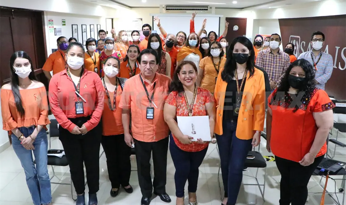 Capacitan a personal contra violencia a la mujer