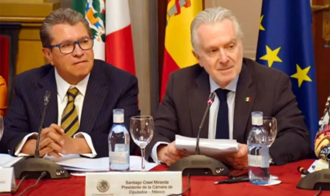 Santiago Creel y Ricardo Monreal coinciden en España