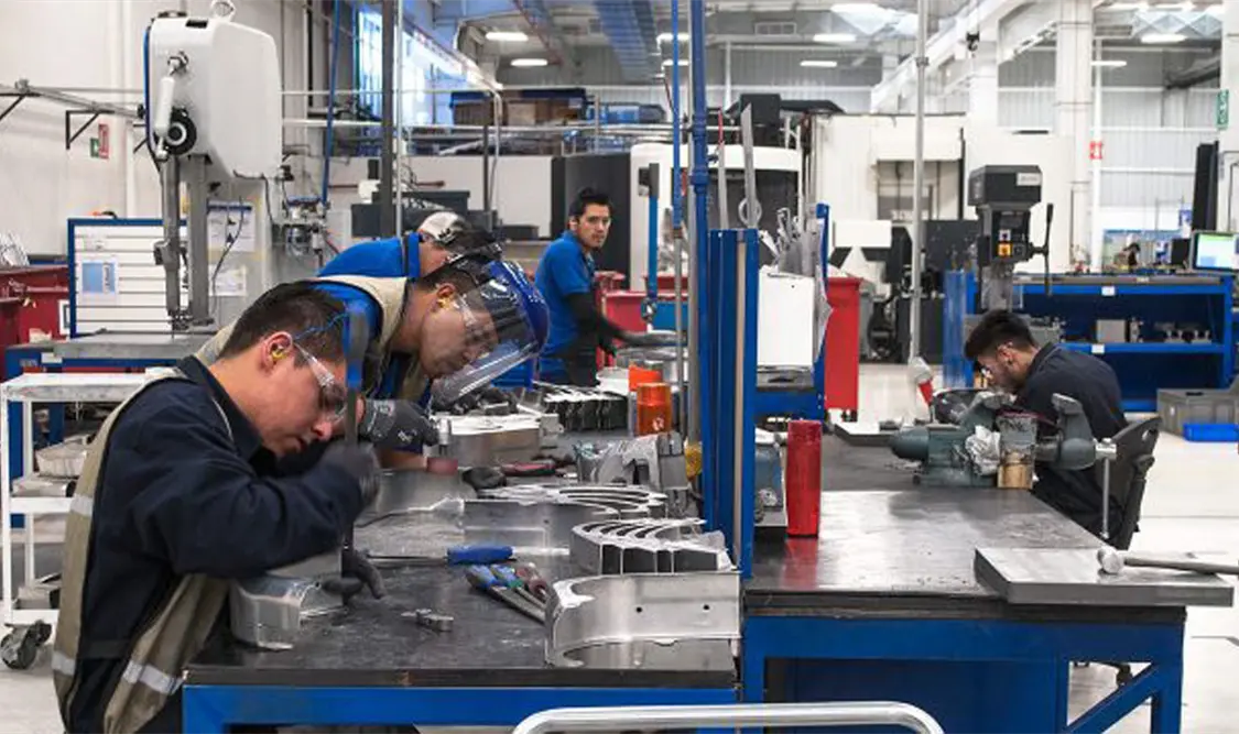 Infonavit reconoce a 100 empresas de CDMX